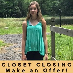 Red camel turquoise crochet racer back tank